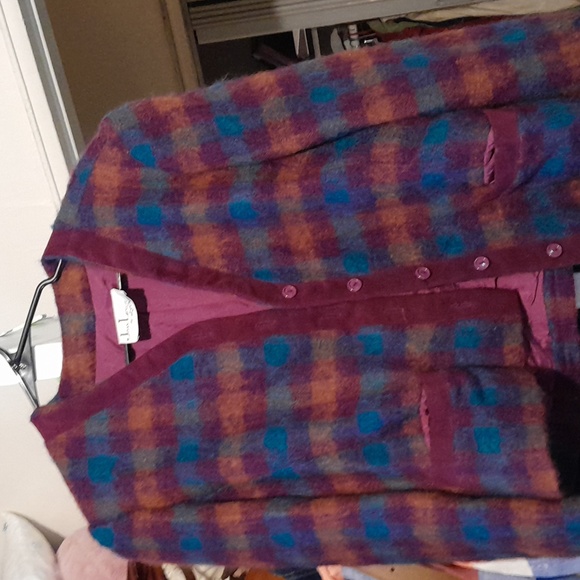 Is a wool blazer Joan leslie - Picture 3 of 3